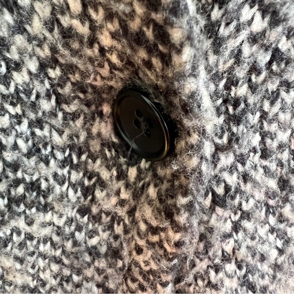 UNIQLO Sweater Jacket Coat Generous Size XS Cozy - Picture 2 of 11